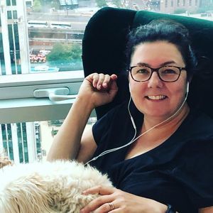 Meet your Posher, Siona